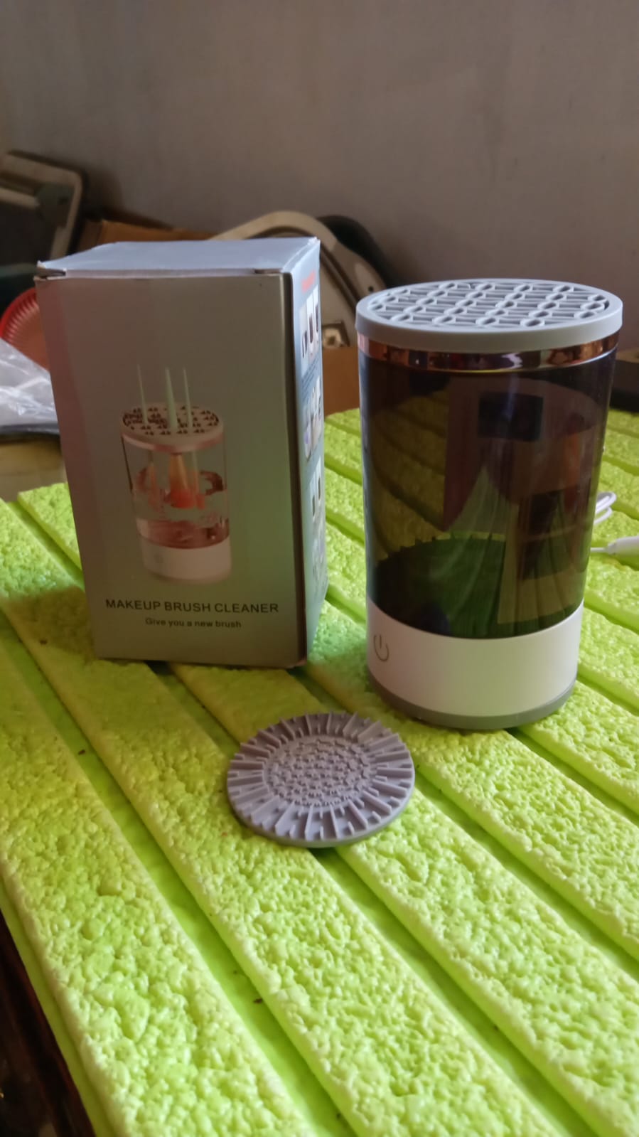 Automatic Makeup Brush Cleaner & Brushes Organizer Tool