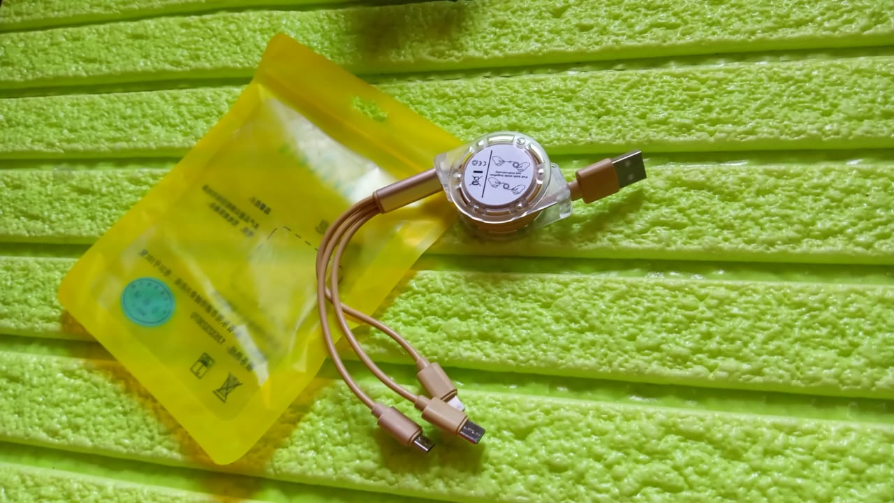 3-in-1 Retractable Charging Cable – Type-C, Micro USB, iOS Compatible (1 Pc)