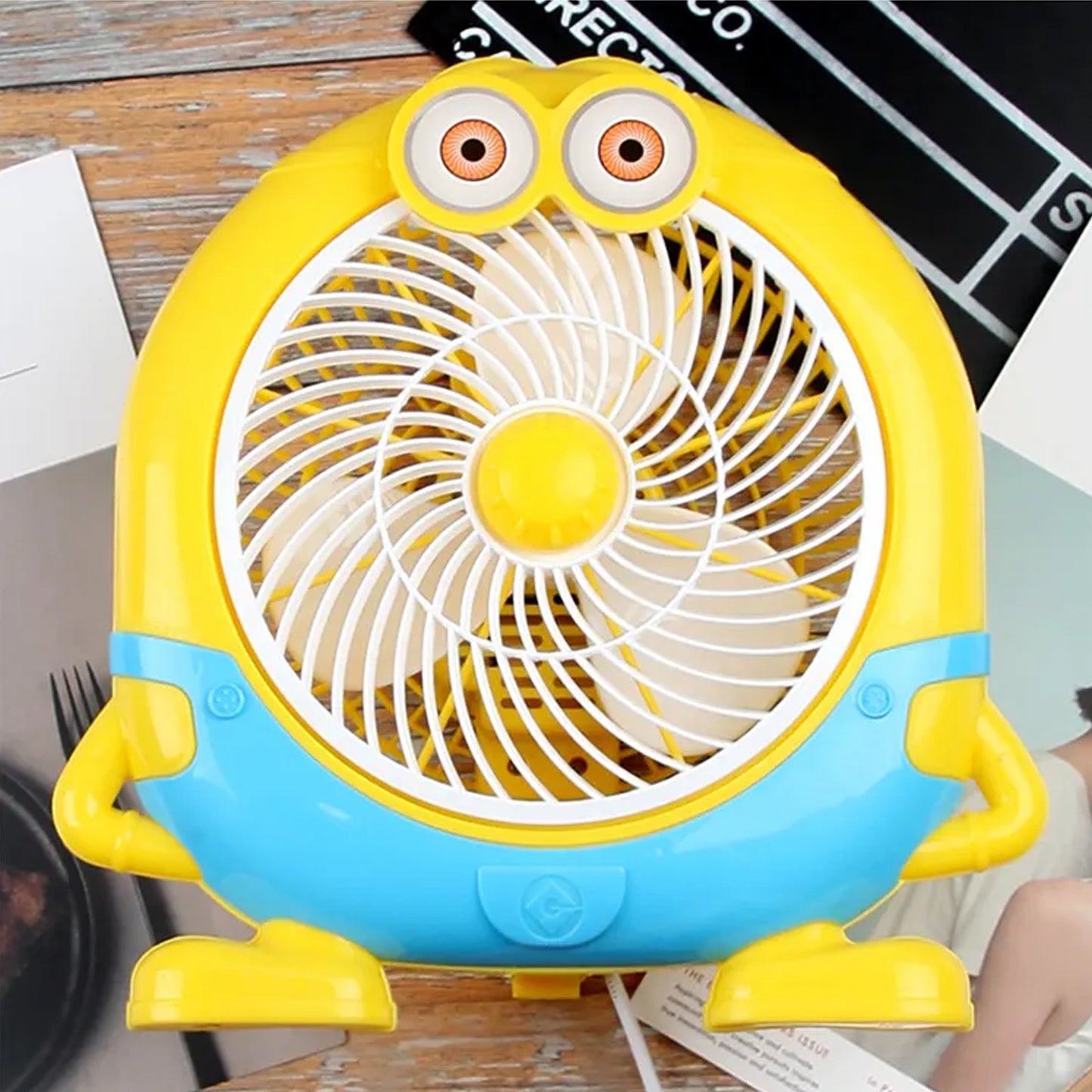 Plastic Cute Mini Cartoon Electric Usb Fan Desk Fan For Children (Battery Not Include)