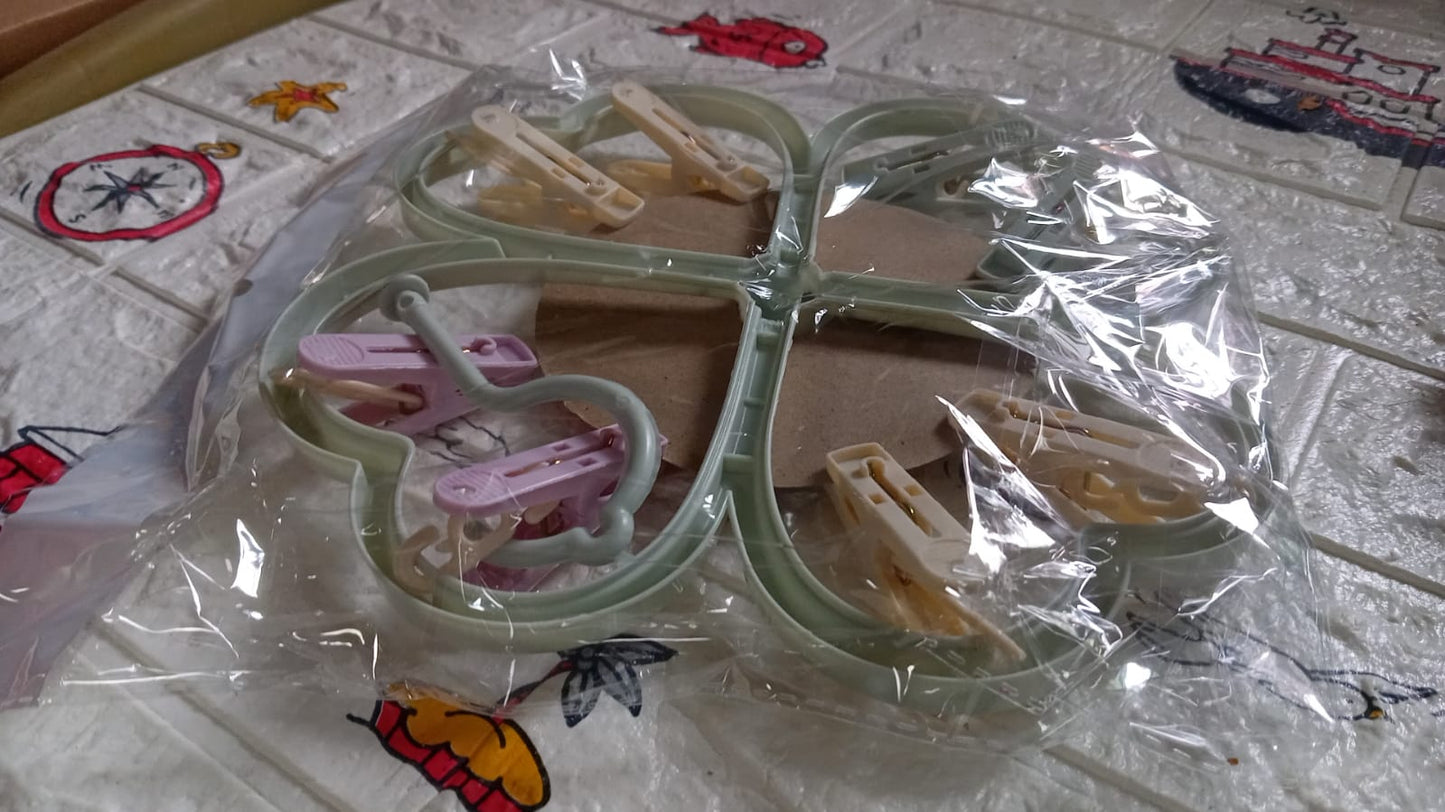 Heart-Shaped Clip Hanger  (8 Clip)